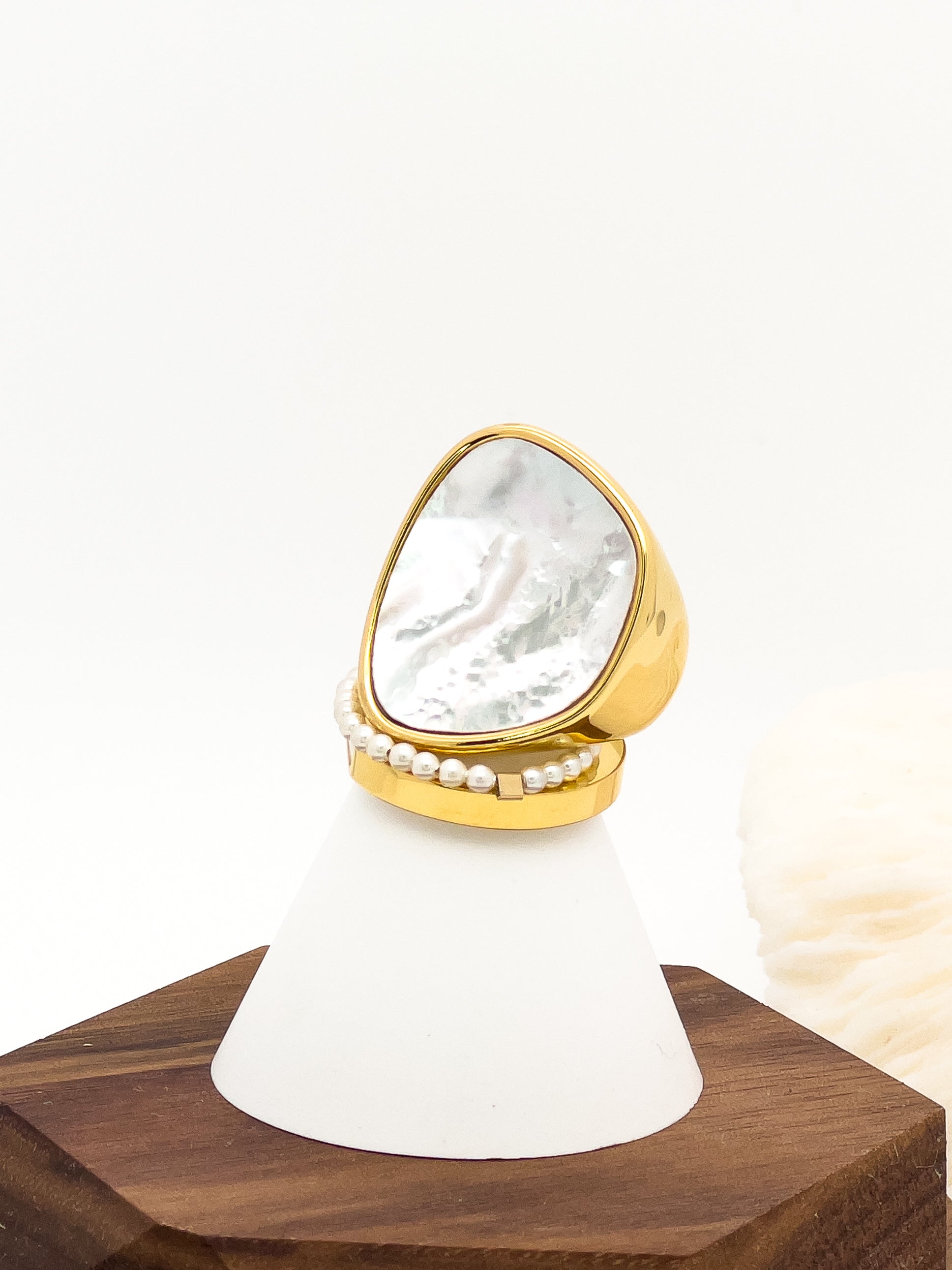Oki Chunky Irregular Shell Gold Ring - Everyday Jewelry | Chic Chic Bon