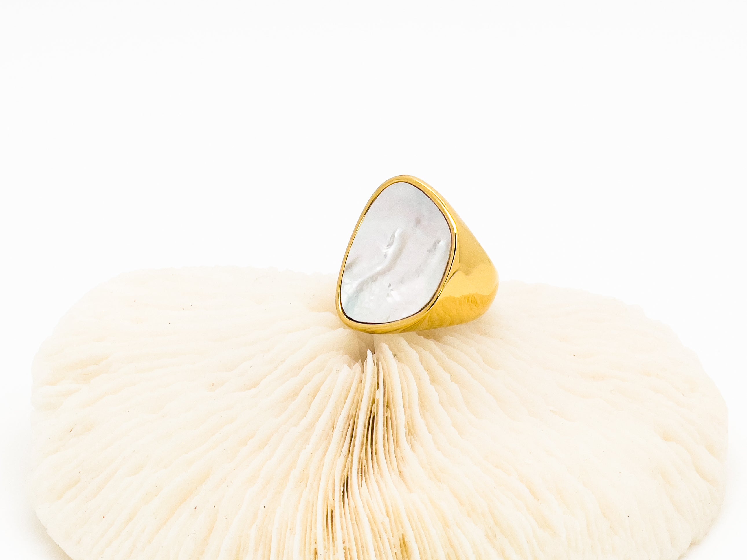 Smooth Vibes Gold Ring - Fashion Jewelry For Sale | Chic Chic BonOki Chunky Irregular Shell Gold Ring - Everyday Jewelry | Chic Chic Bon