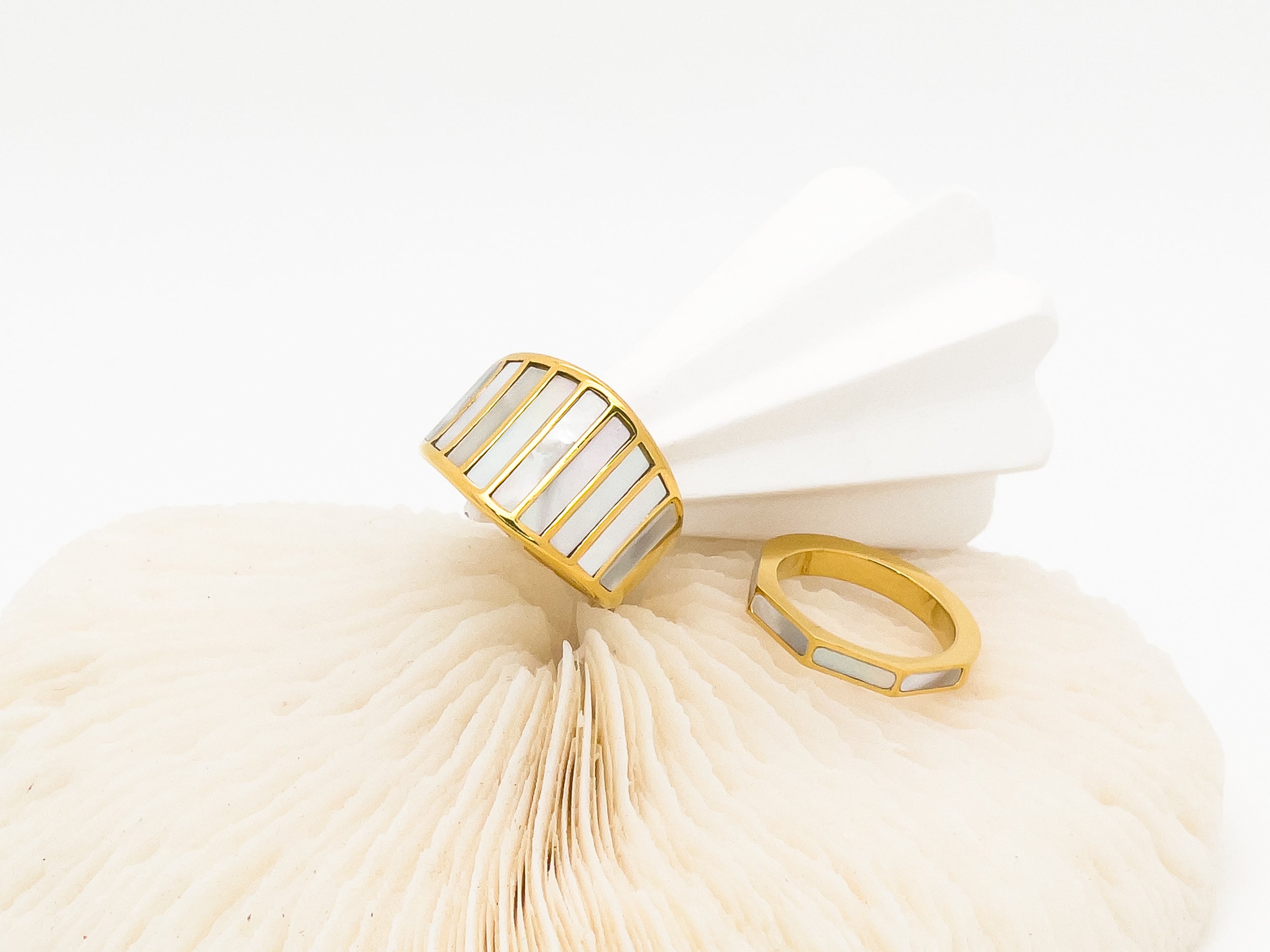 Nerissa Pavé Shell Chunky Gold Ring - Everyday Jewelry | Chic Chic Bon