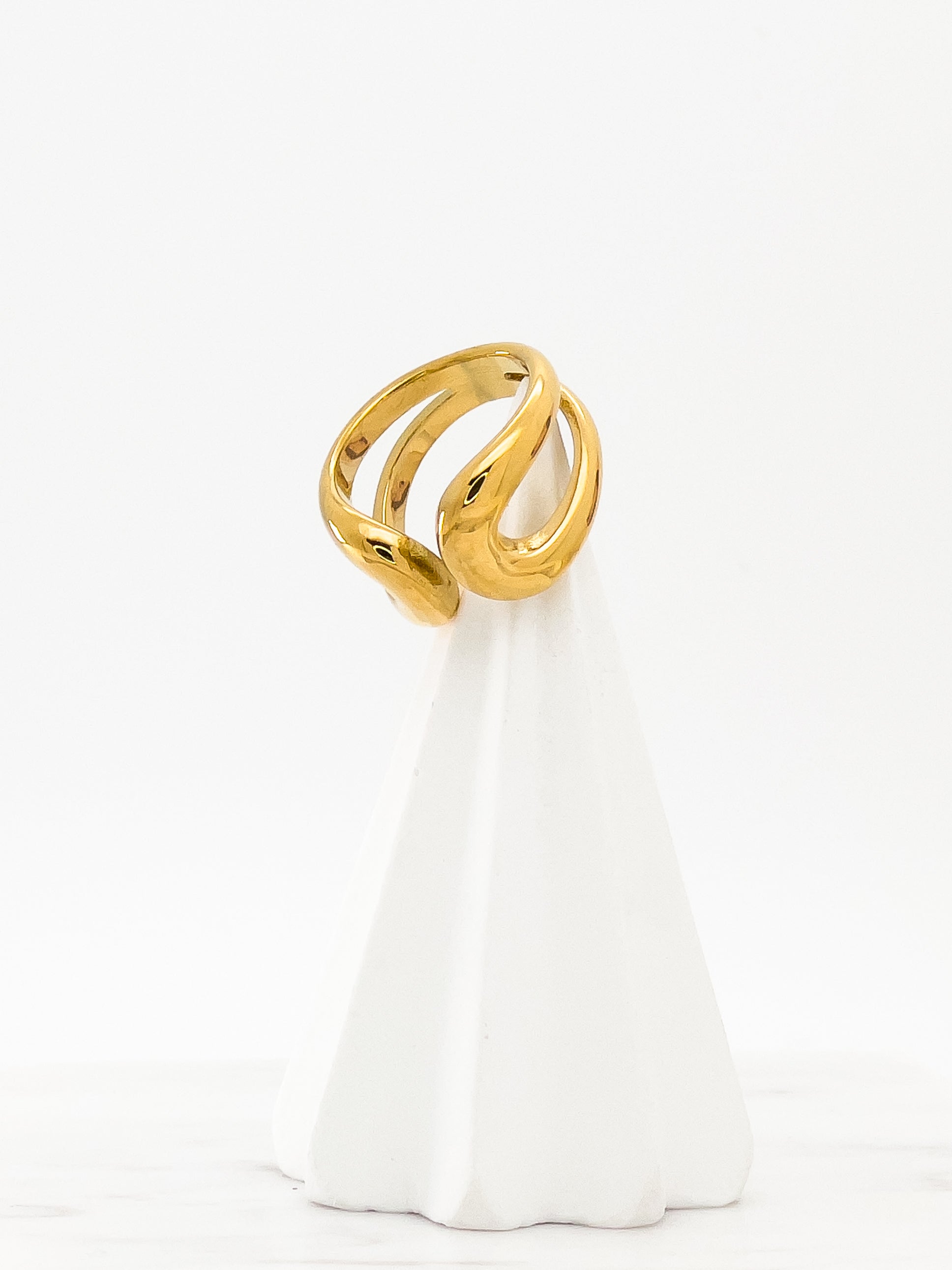 Quinn Curve Chunky Gold Ring - Fashion Jewelry | chic chic bon