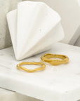 Devon Twirl Wave Band Gold Ring - Everyday Jewelry | chic chic bon