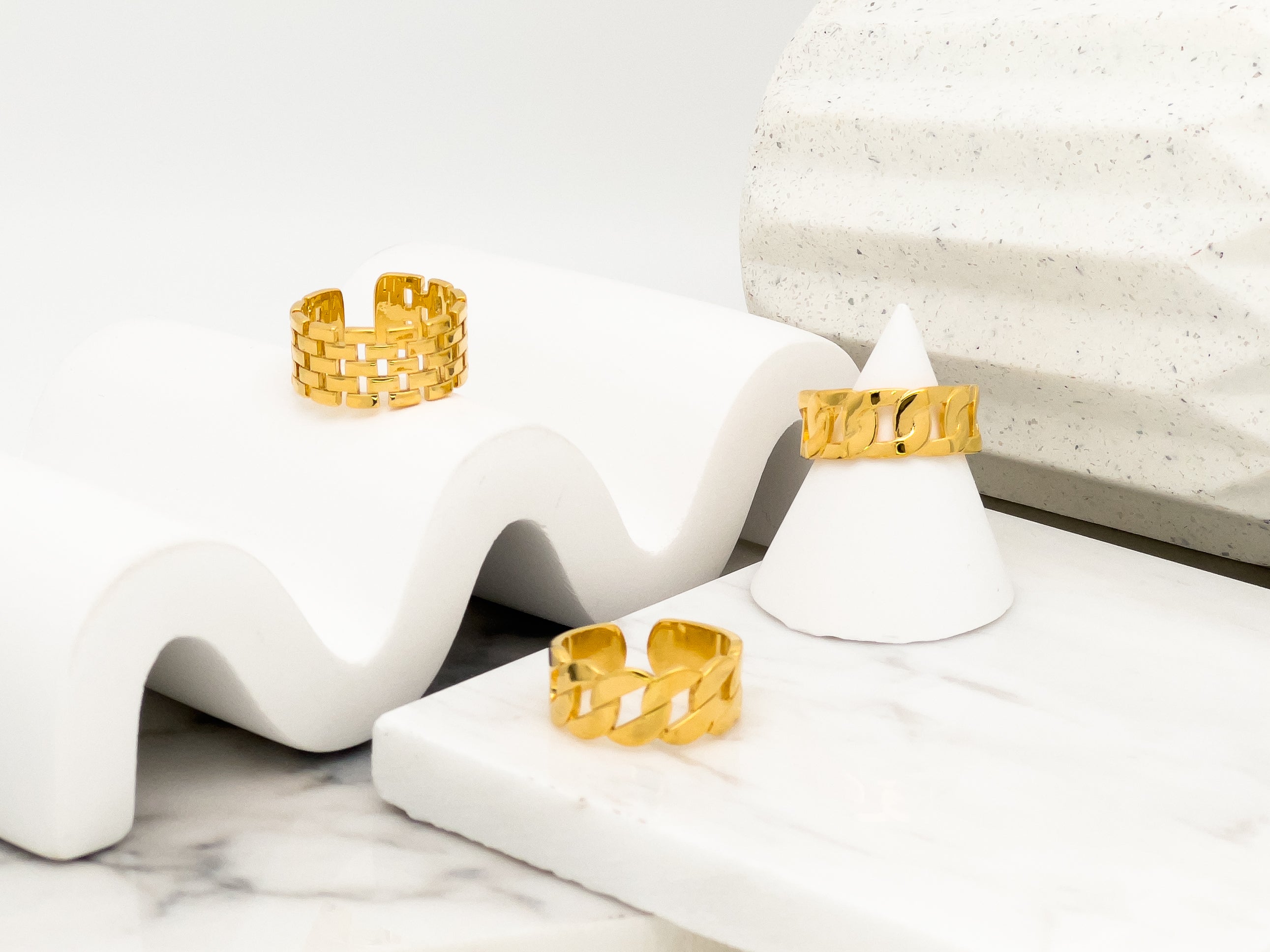 Carrie Chunky Gold Chain Ring - Everyday Jewelry | chic chic bon