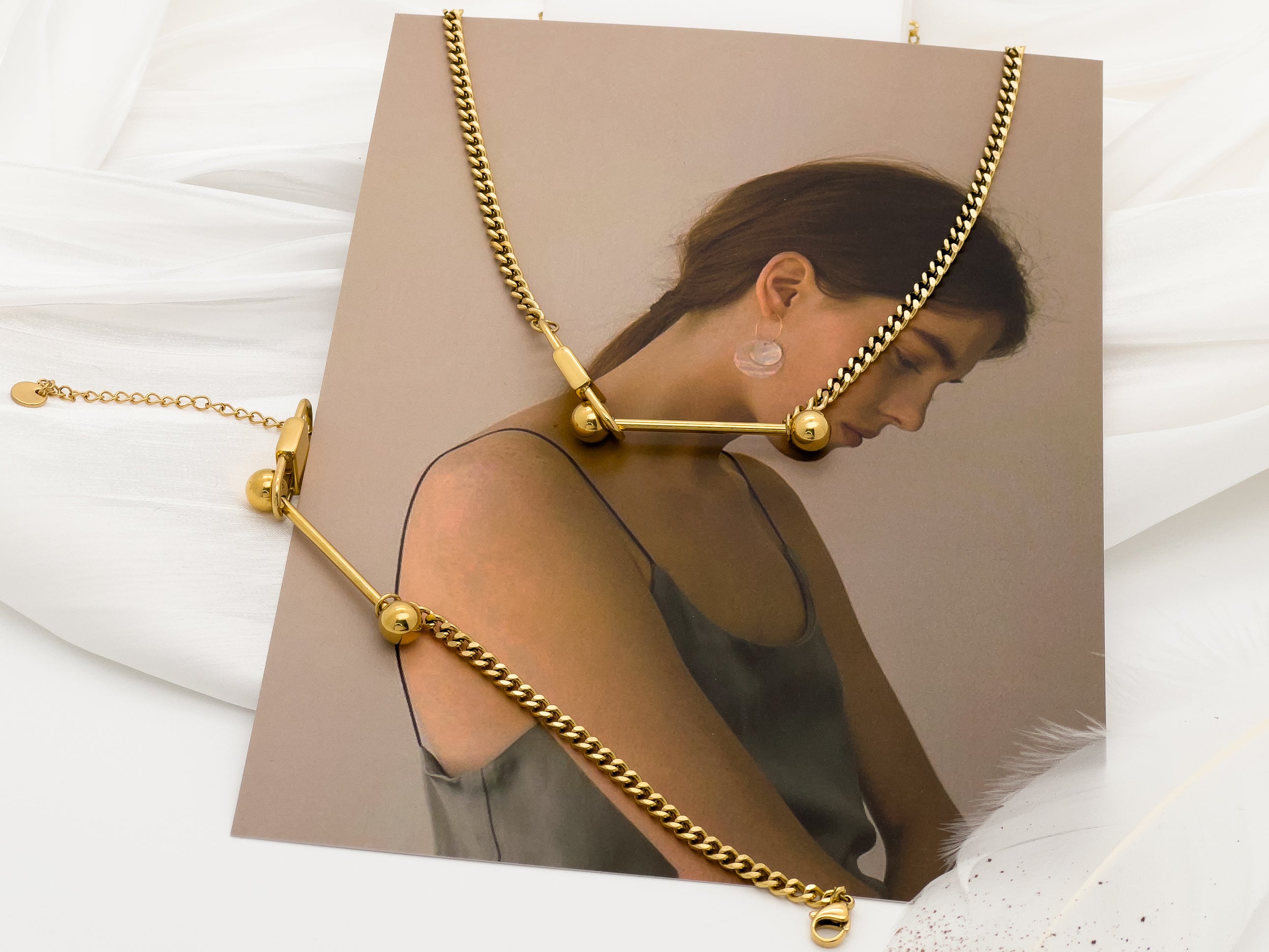 Khloe Gold Bar Chain Necklace and Bracelet  - Fashion Jewelry Shop | Chic Chic Bon