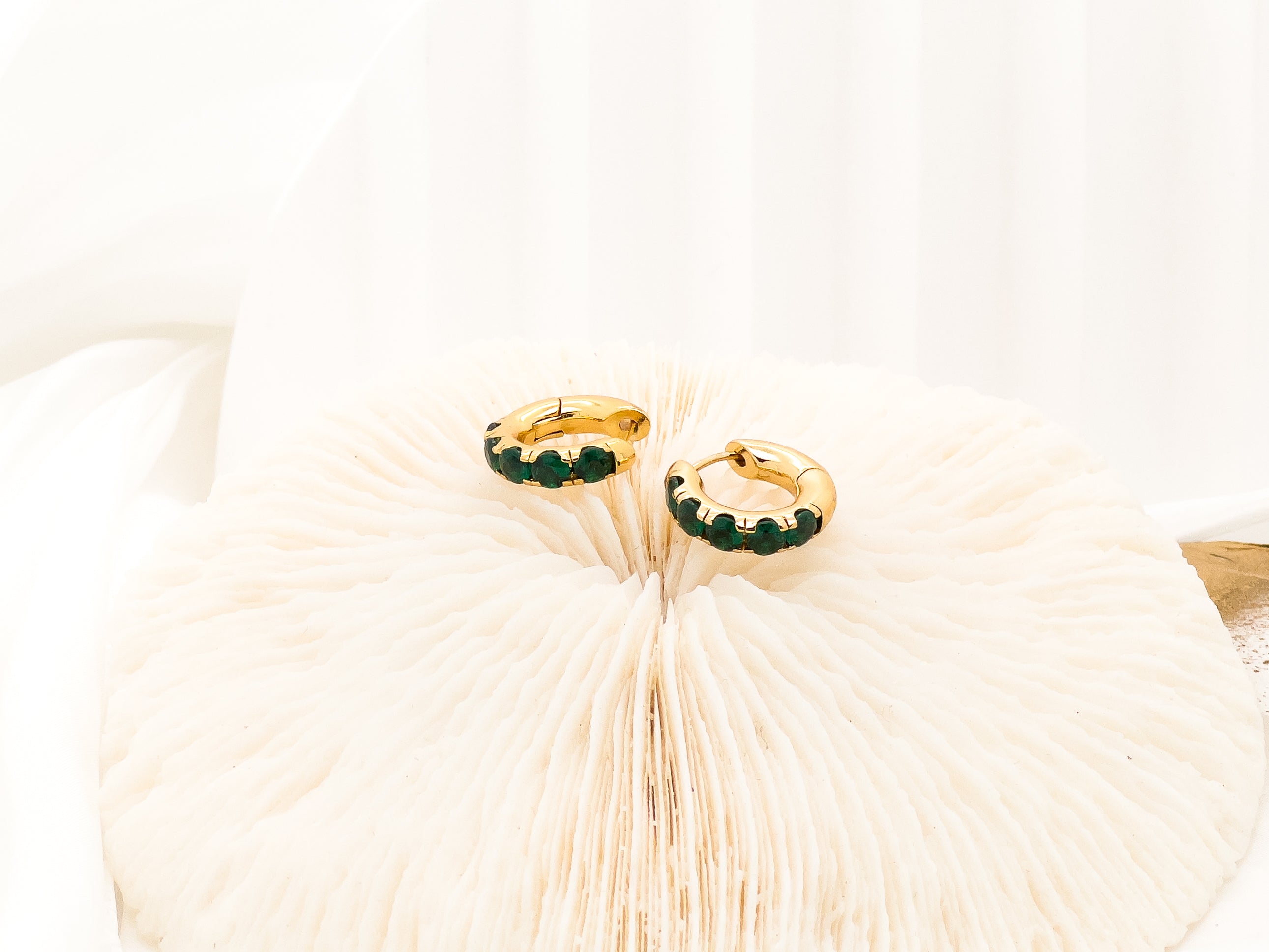 Emerald green crystal gold earrings